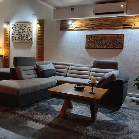 House Therapy Apartment *